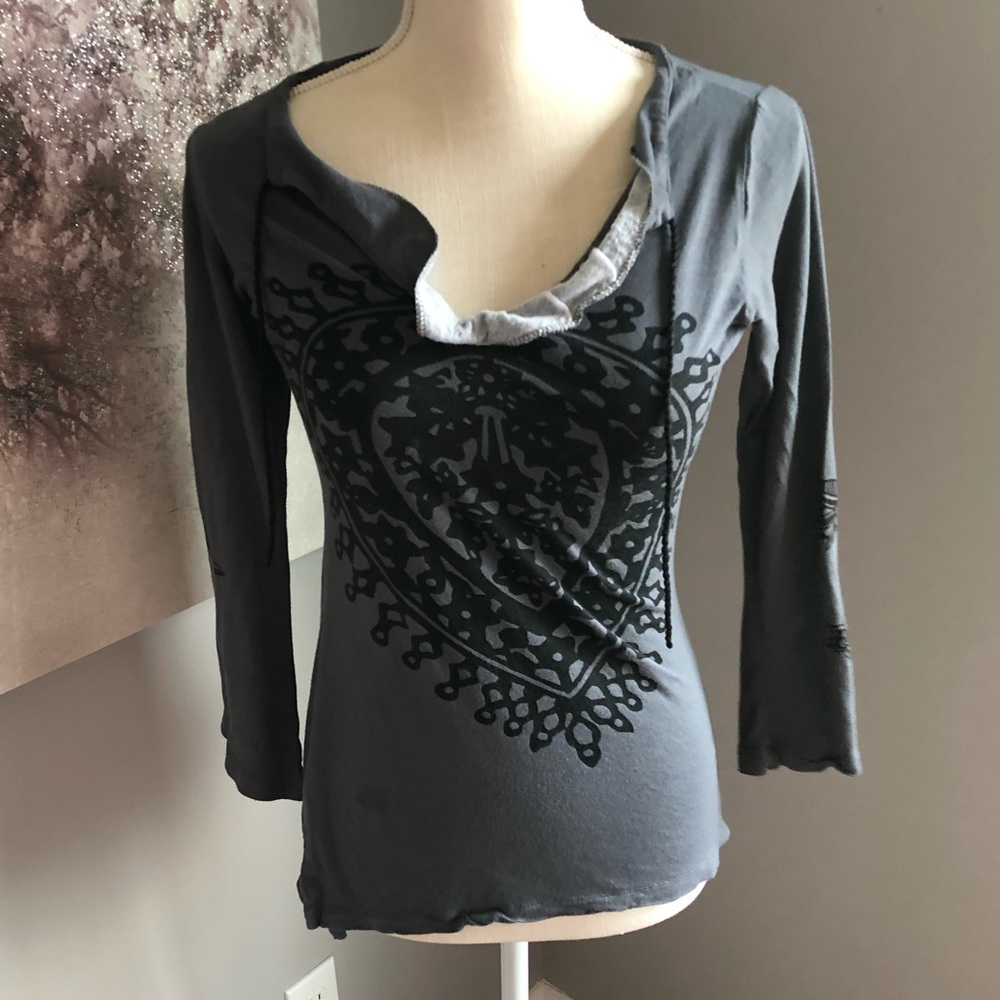 Women's Dark Gray Long-Sleeve Heart Print Top